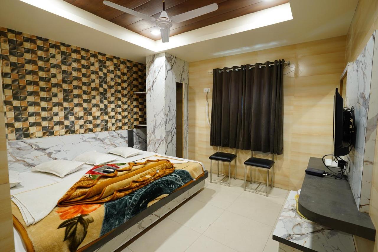 Hotel New Sundaram 150 Mtrs From Dargah Adžmér Exteriér fotografie