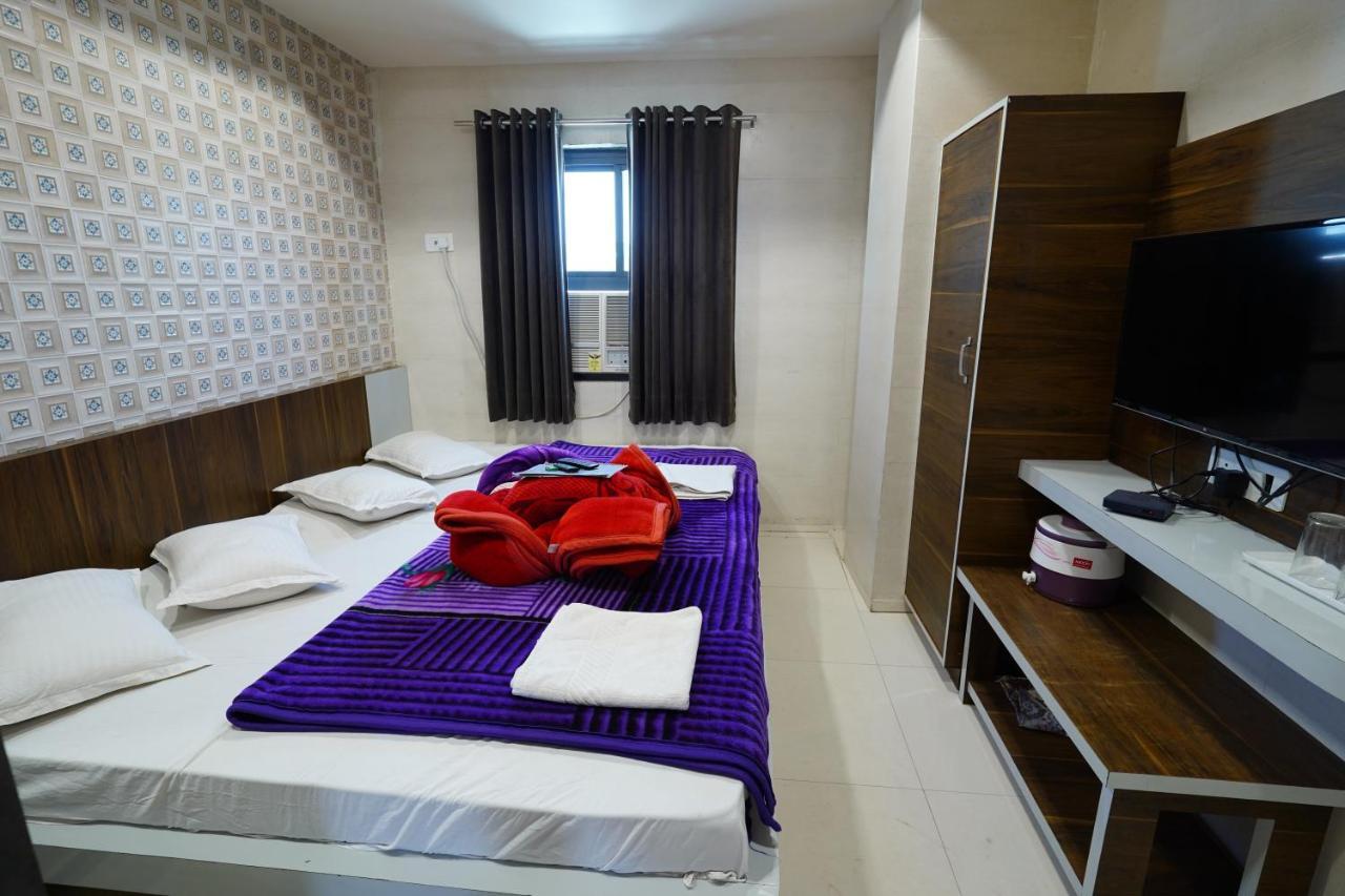 Hotel New Sundaram 150 Mtrs From Dargah Adžmér Exteriér fotografie