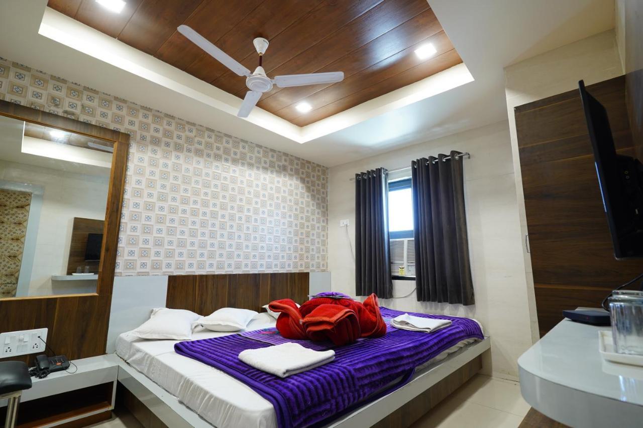 Hotel New Sundaram 150 Mtrs From Dargah Adžmér Exteriér fotografie