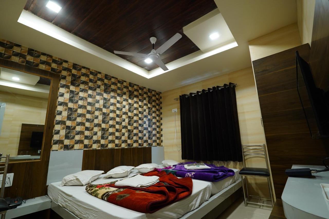 Hotel New Sundaram 150 Mtrs From Dargah Adžmér Exteriér fotografie