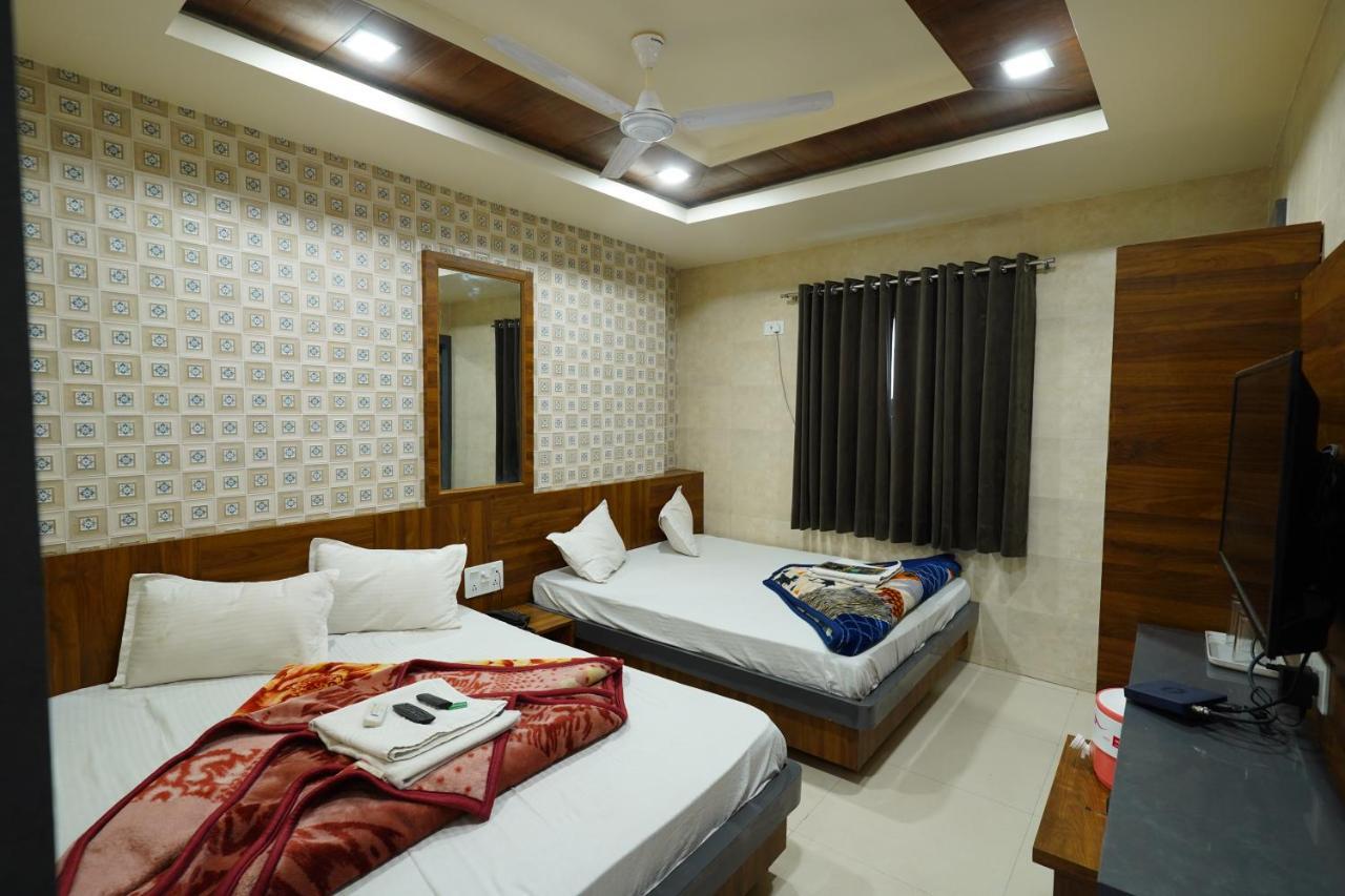 Hotel New Sundaram 150 Mtrs From Dargah Adžmér Exteriér fotografie