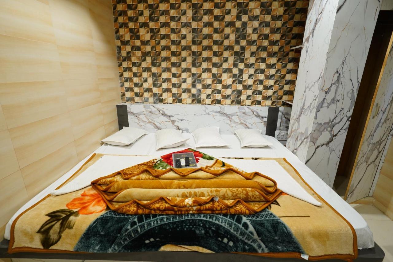 Hotel New Sundaram 150 Mtrs From Dargah Adžmér Exteriér fotografie