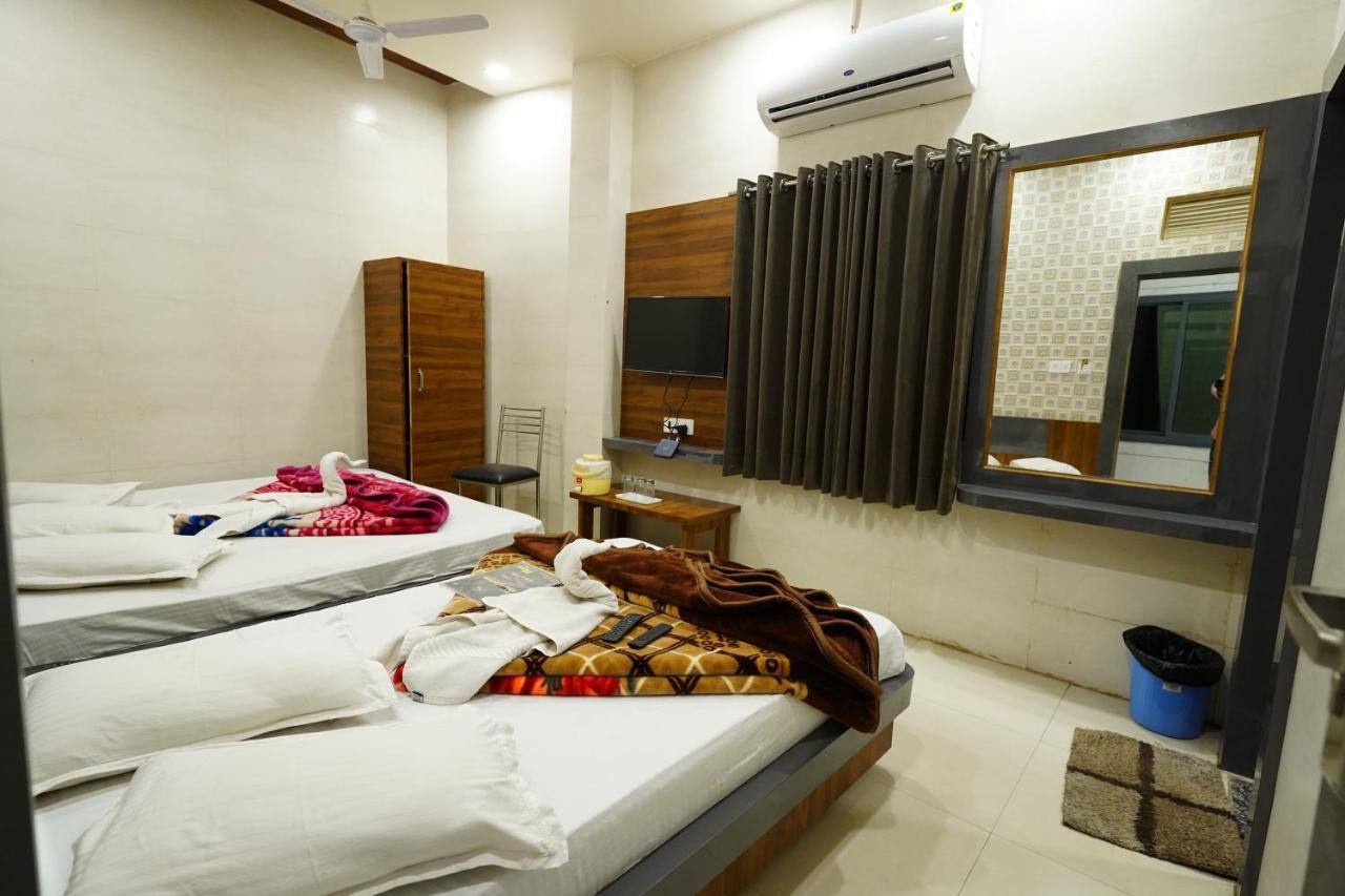 Hotel New Sundaram 150 Mtrs From Dargah Adžmér Exteriér fotografie