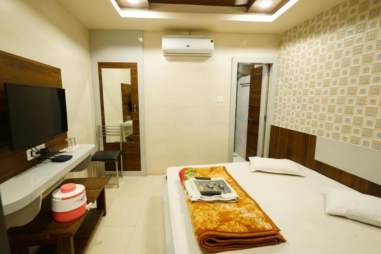 Hotel New Sundaram 150 Mtrs From Dargah Adžmér Exteriér fotografie