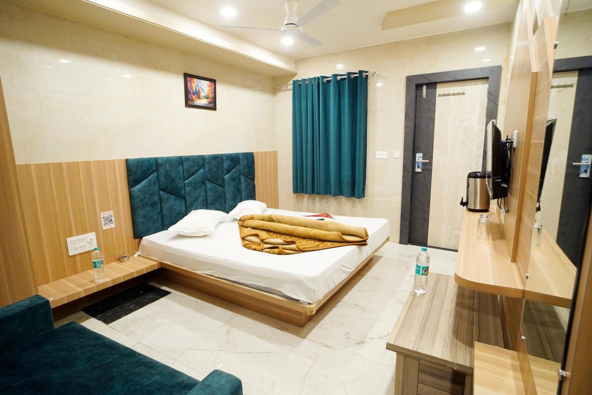 Hotel New Sundaram 150 Mtrs From Dargah Adžmér Exteriér fotografie
